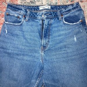 Abercrombie The Mom High Rise Jeans